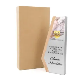 statuetka-biznesowa-z-nadrukiem-dla-pracownika