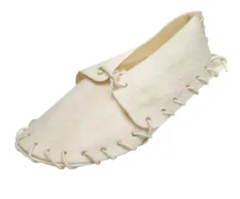 gryzak-przysmak-bucik-but-wolowy-z-wapniem-bialy-75cm-lolopets