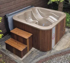balia-ogrodowa-drewniana-kwadratowa-z-jacuzzi-piecem-lezanka-205-cm