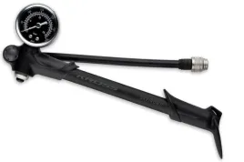 pompka-rowerowa-reczna-kross-skeiron-ii-amortyzatorow-shreader-300psi