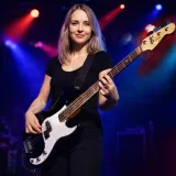 gitara-basowa-precision-bass-46-4-4-wzmacniacz-basowy-15w-statyw-akcesoria-stan-nowy