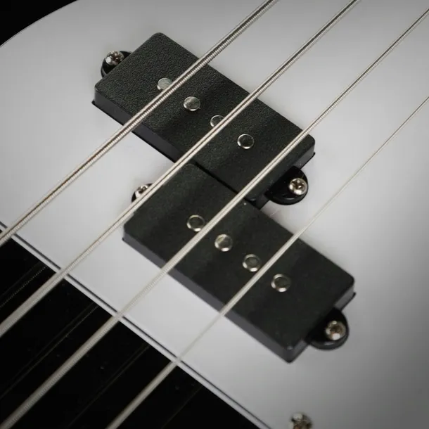 gitara-basowa-precision-bass-46-4-4-wzmacniacz-basowy-15w-statyw-akcesoria-kolor-czarny