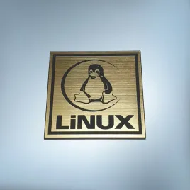 greatergreatergreater-linux-40x40mm-zloty-emblemat-naklejka-logo-znaczek-symbol-tabliczka