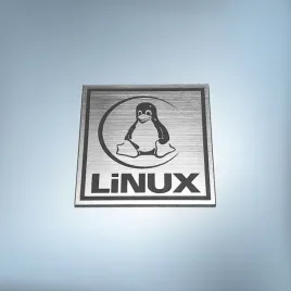 greatergreatergreater-linux-20x20mm-srebrny-emblemat-naklejka-logo-znaczek-symbol-zamiennik