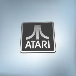 greatergreatergreater-atari-36x36mm-srebrny2-emblemat-naklejka-logo-znaczek-sticker