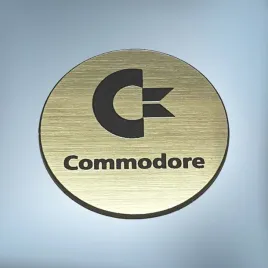 emblemat-naklejka-commodore-zlota-37mm-logo-znaczek-symbol