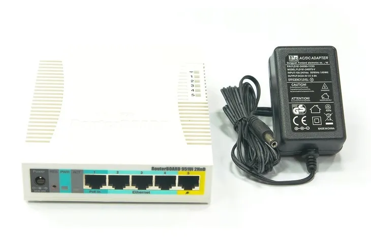 mikrotik-routerboard-rb951ui-2hnd-producent-mikrotik