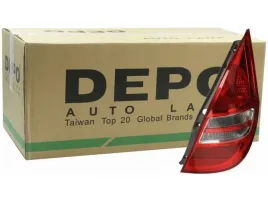lampa-tyl-prawa-infiniti-i30-97-sedan