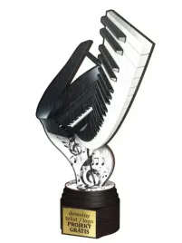 wysoka-statuetka-drewniana-z-nadrukiem-kolorowym-29cm-muzyka-tabliczka