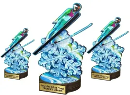 3szt-komplet-statuetek-z-drewna-nadruk-kolor-22-19-16-cm-skoki-narciarskie