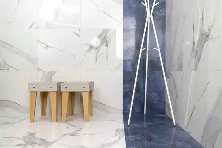 plytki-gres-poler-60x60-calacatta-vanito-morenti-blue-kolor-biel
