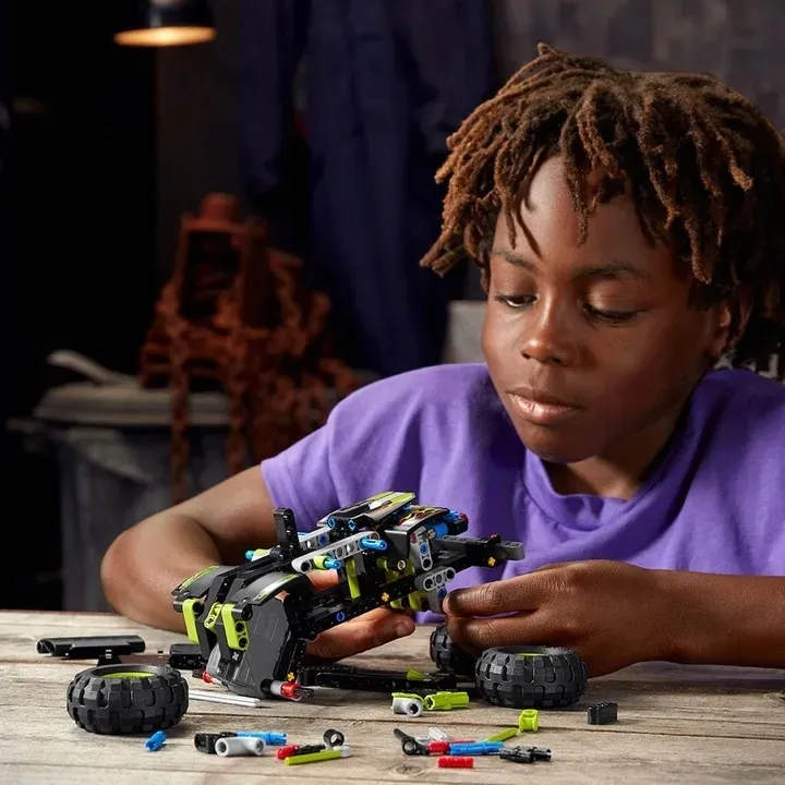lego-technic-monster-jam-grave-digger-42118