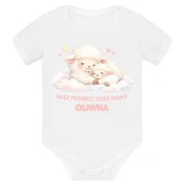 body-dzieciece-z-imieniem-nasz-pierwszy-dzien-mamy-nadruk-bawelna-3m