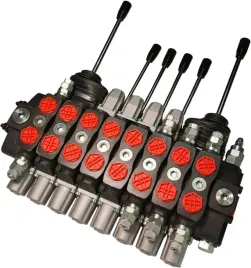 rozdzielacz-hydrauliczny-8-sekcyjny-90l-2x-joysticki-przyczepa-lesna