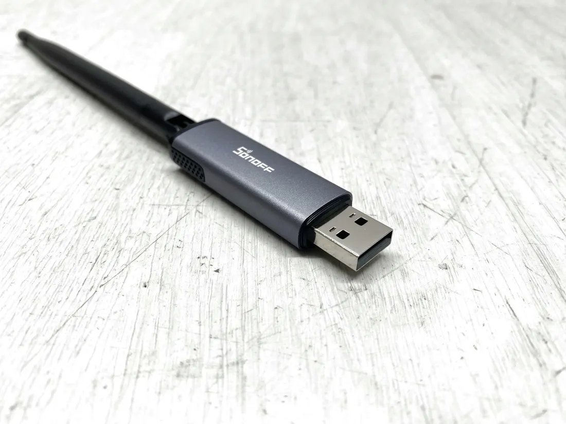 bramka-zigbee-3-0-sonoff-dongle-plus-mg24-usb-stan-powystawowy