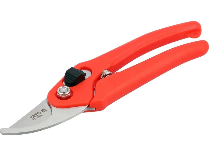 sekator-nozycowy-yato-185mm-z-blokada-otwarcia-do-galezi-i-swiezych-pedow-zasilanie-reczne