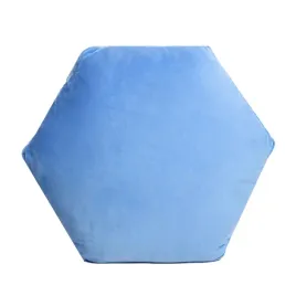 poduszka-shape-38x42x12-szesciokat-bryla-niebieska
