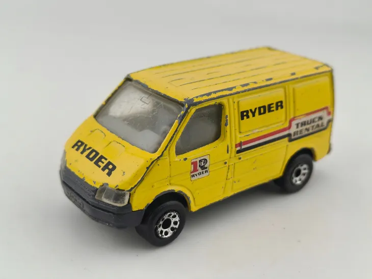 matchbox-ford-transit-ryder