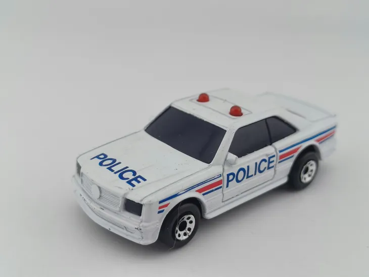 matchbox-lasertronics-mercedes-500-sec