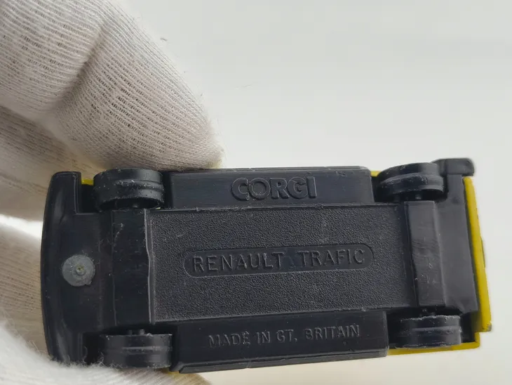 corgi-renault-trafic-marka-corgi