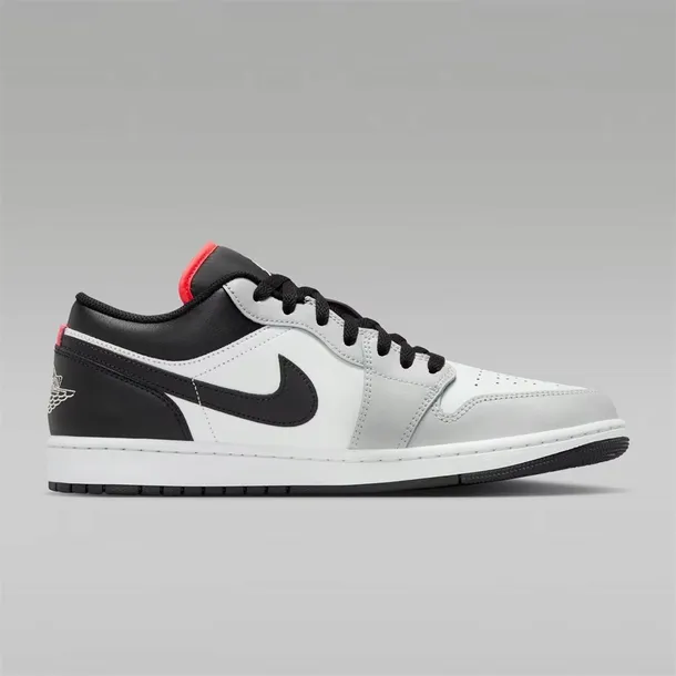 553558045-marka-nike