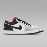 553558045-marka-nike