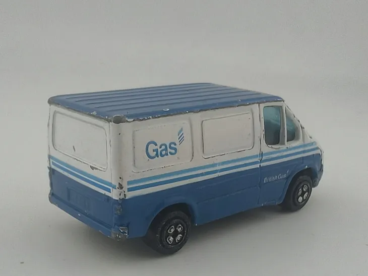 corgi-ford-transit-stan-nowy