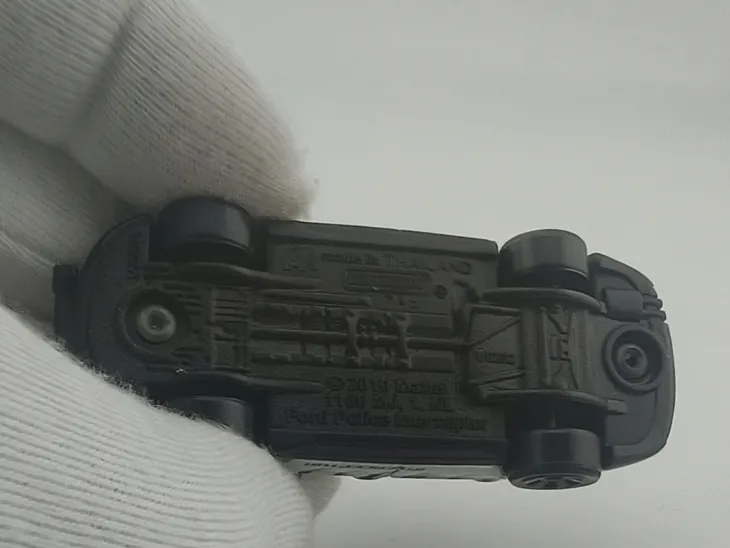matchbox-ford-police-interceptor-policja-marka-matchbox