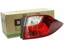 lampa-tyl-prawa-mazda-5-10-