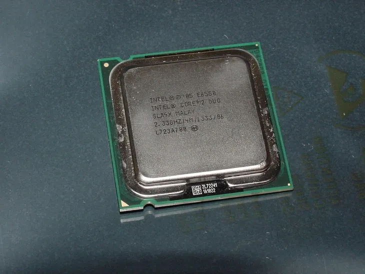 procesor-intel-core-2-duo-e6550-233-ghz-4mb-l2