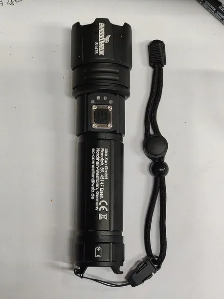 latarka-klasyczna-shadowhawk-20002-lm-led-material-aluminium
