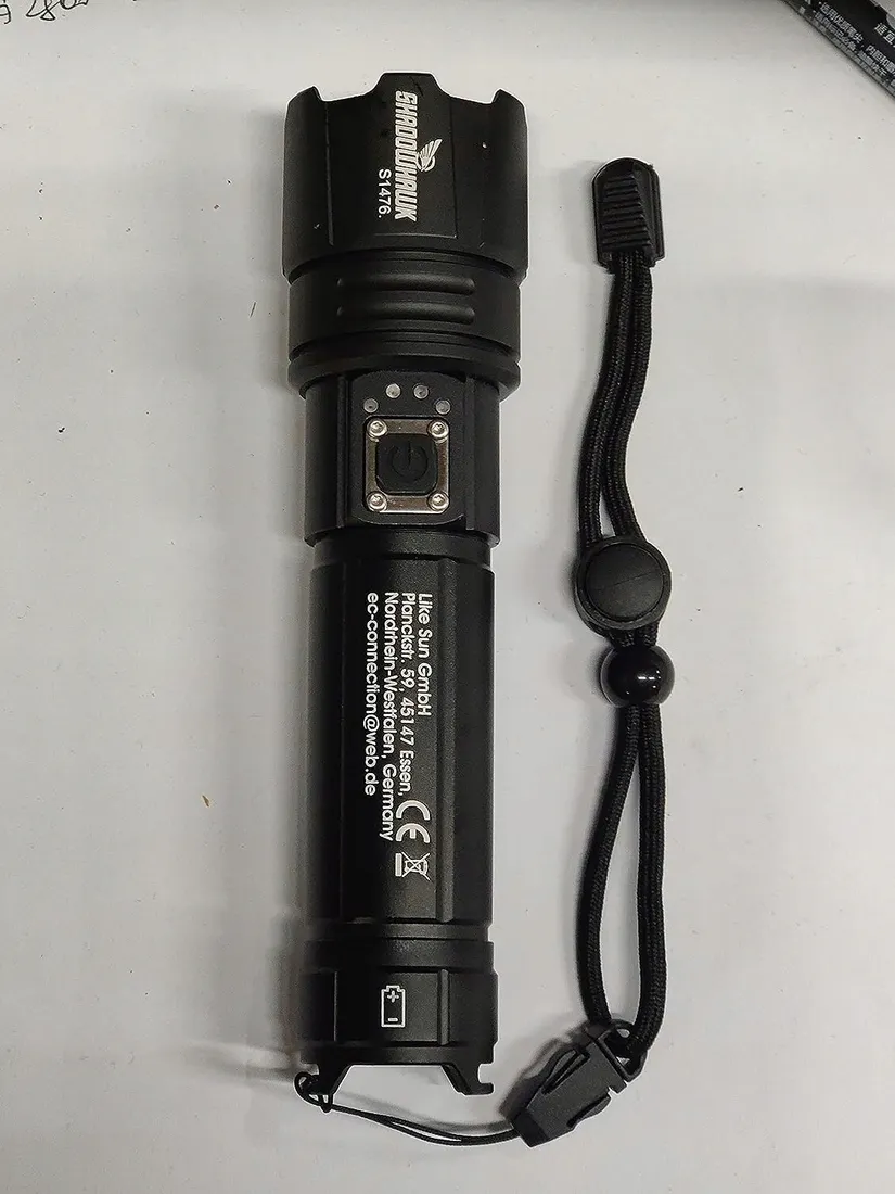 latarka-klasyczna-shadowhawk-20002-lm-led