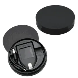 etui-na-trezor-t-portfel-kryptowalut-i-kabel-zasilajacy