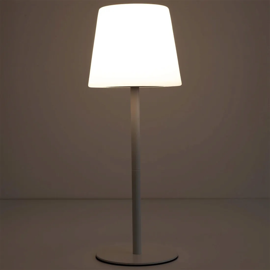 lampa-stolowa-usb-biala