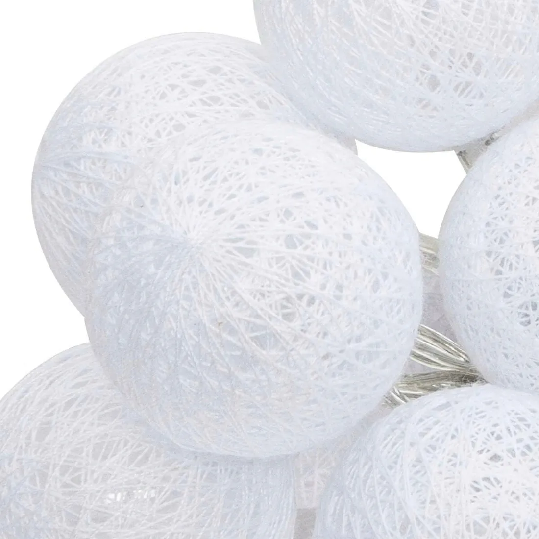 girlanda-cotton-balls-led-biala