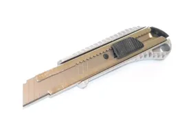 noz-do-tapet-nozyk-alu-18mm-solidny-metalowy-alu