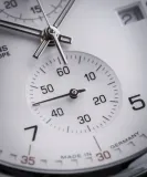 zegarek-meski-junghans-form-c-chronoscope-ksztalt-koperty-okragla