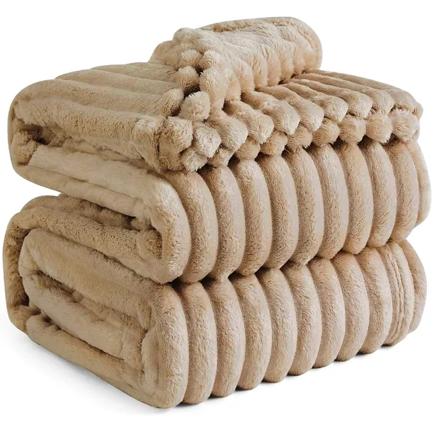 Gruby Koc 300g - zdobiony wytłaczanym wzorem - efekt 3D 160x200cm C. BEŻOWY