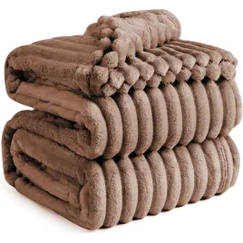 gruby-koc-300g-zdobiony-wytlaczanym-wzorem-efekt-3d-160x200cm-brazowy
