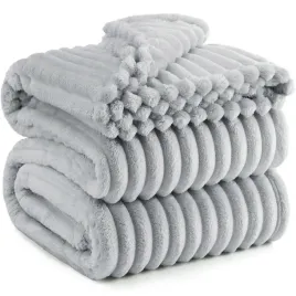 gruby-koc-300g-zdobiony-wytlaczanym-wzorem-efekt-3d-200x220cm-szary