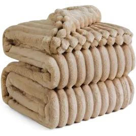 gruby-koc-300g-zdobiony-wytlaczanym-wzorem-efekt-3d-200x220cm-ciemny-bez