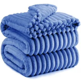 gruby-koc-300g-zdobiony-wytlaczanym-wzorem-efekt-3d-200x220cm-chabrowy