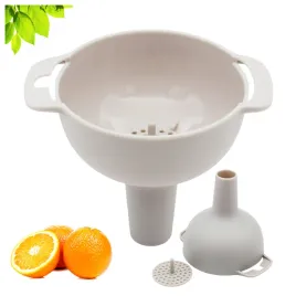 lejek-do-butelek-sloikow-z-sitkiem-do-przelewania-napojow-przetworow-12cm
