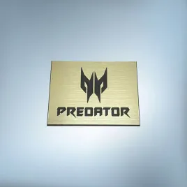 greatergreatergreater-predator-54x43-zloty-emblemat-naklejka-logo-znaczek-tabliczka-zamiennik