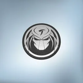 greatergreatergreater-predator-40x40mm-srebrny-emblemat-naklejka-logo-znaczek-tabliczka