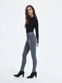szare-dopasowane-jeansy-reserved-xxs