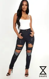 czarne-spodnie-jeansowe-z-dziurami-prettylittlething-l