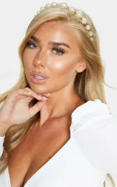 zlota-opaska-do-wlosow-z-perlami-prettylittlething-uniwersalny