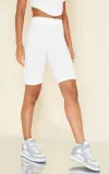 biale-prazkowane-spodenki-prettylittlething-l