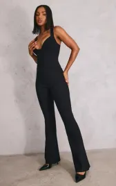 czarny-elastyczny-kombinezon-na-ramiaczkach-z-wiskoza-prettylittlething-xxl